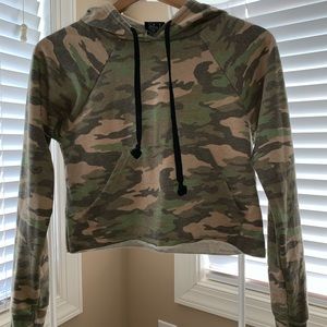 Rue21 cropped camouflage hoodie
